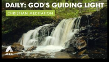 الضوء التوجيهي: إضاءة الطريق إلى الهدوء بالتأمل