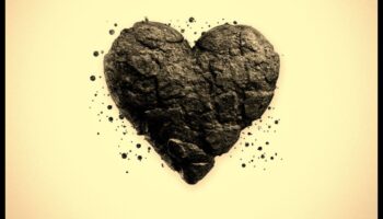 قلب الواقعية: العاطفة والاتصال في الفن