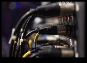 التناغم البصري والسمعي: الإلكترونيات من أجل جو مكتبي ملهم