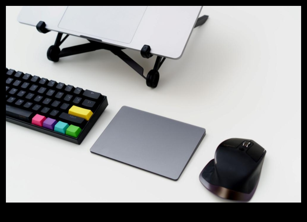 أساسيات المكاتب المنزلية: إلكترونيات لمساحة عمل عن بعد منتجة