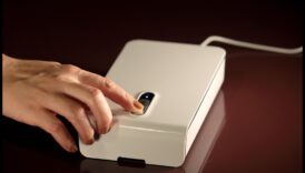 أمان بحجم الجيب: الإلكترونيات المحمولة الذكية لأنماط الحياة المحمية