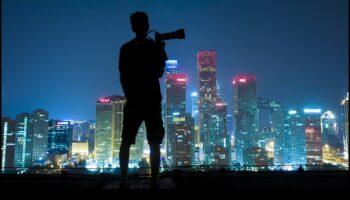 أساطير الإضاءة المنخفضة: كاميرات ذات أداء استثنائي في الإضاءة المنخفضة