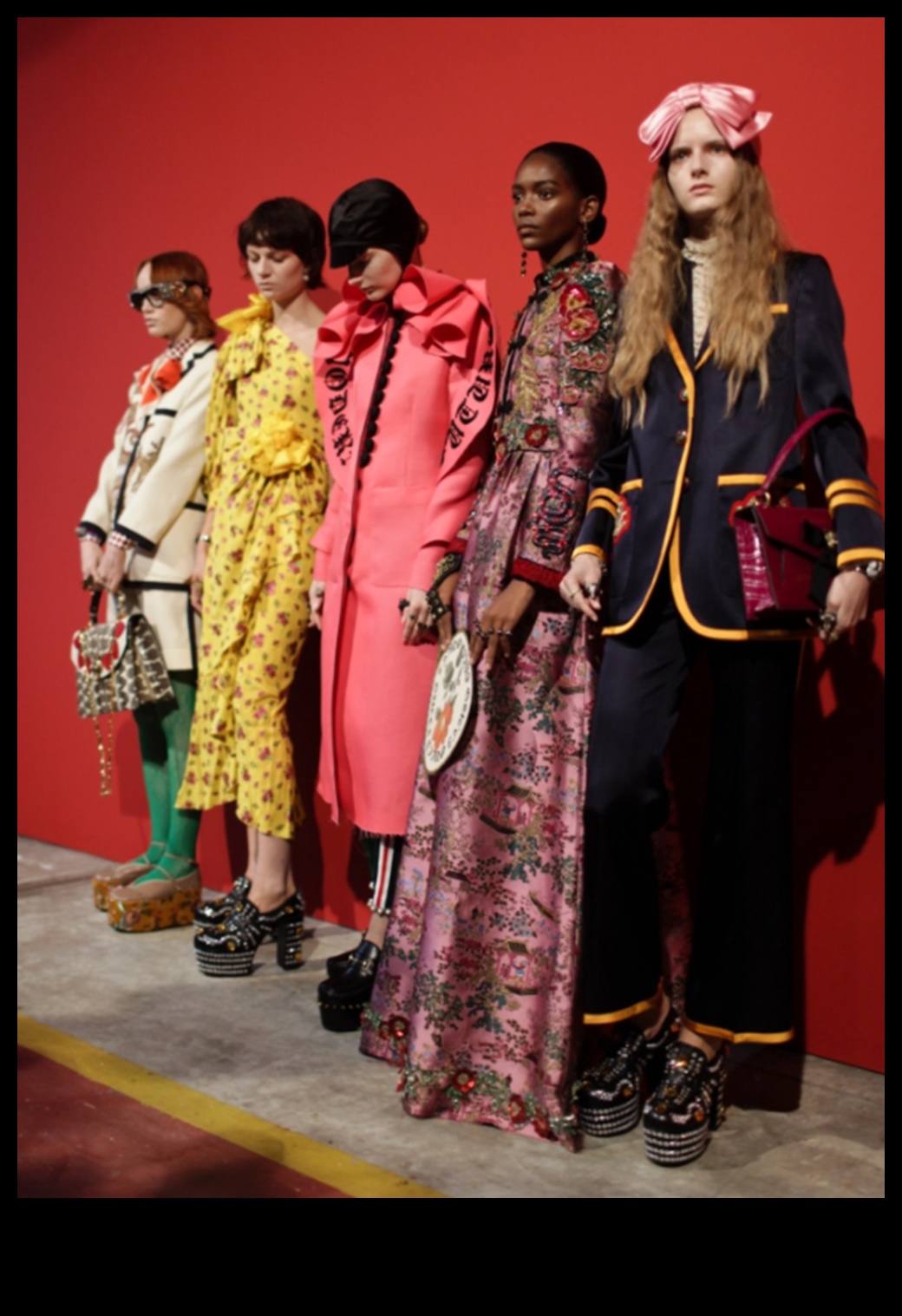 سحر التكنولوجيا الفائقة: الملابس الحديثة تعيد تعريف معايير الموضة