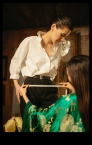 سحر التكنولوجيا الفائقة: الملابس الحديثة تعيد تعريف معايير الموضة